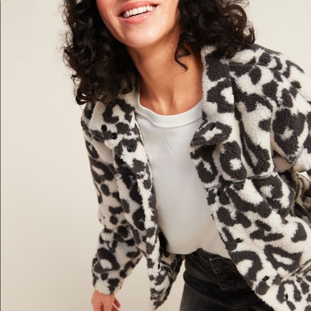 Old Navy Cozy Sherpa Snap-Front Flurry Crop Jacket for Women
